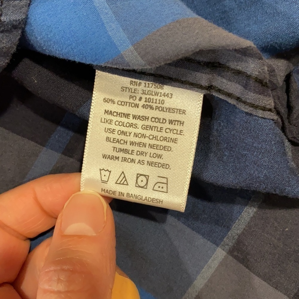 Levi’s Button Down Plaid Shirt EUC - Picture 12 of 12